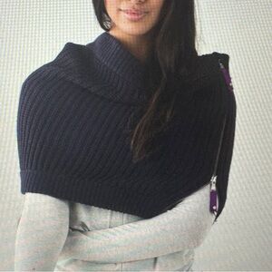 LULULEMON Falling Freely Neck Warmer Merino Wool - Black Grape